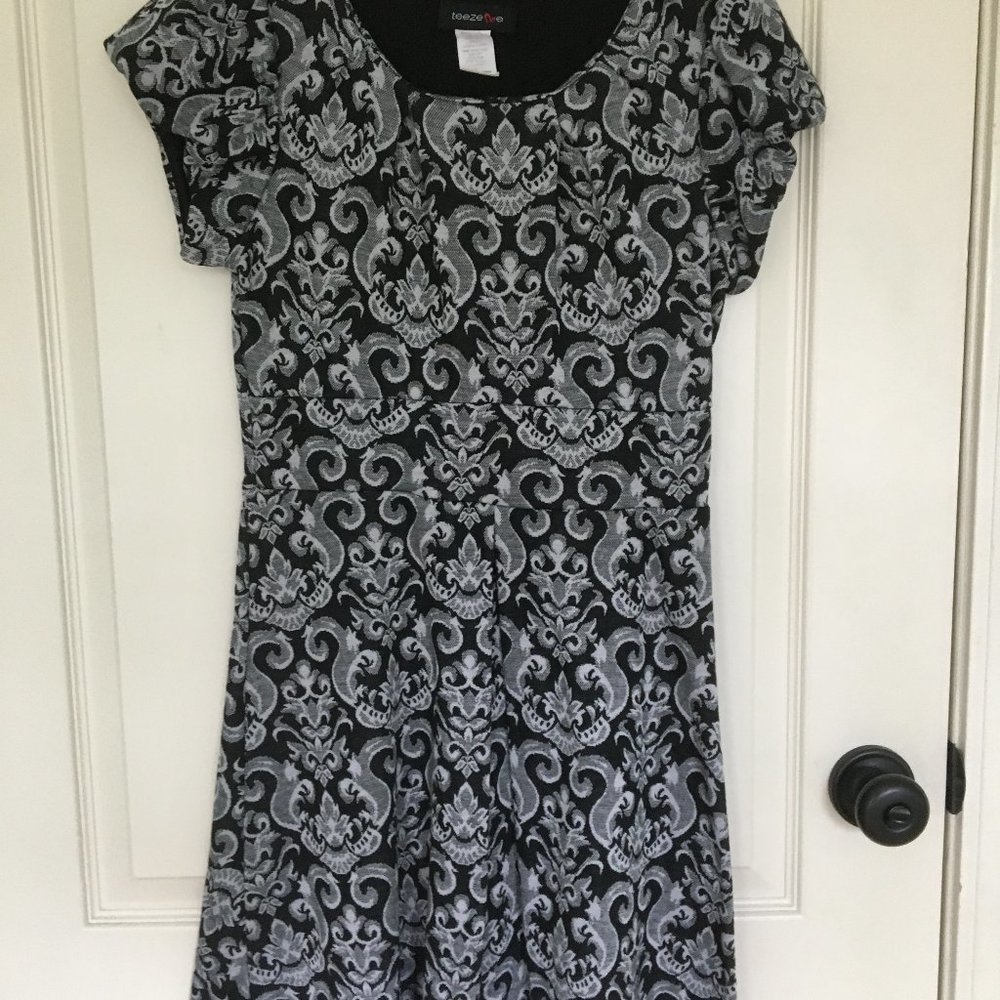 Black grey paisley a line dress medium